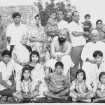 Osho_and_family-young